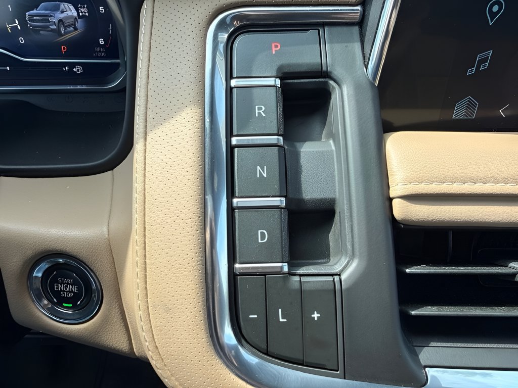 Used 2023 Chevrolet Tahoe Premier AWD/4WD image 21