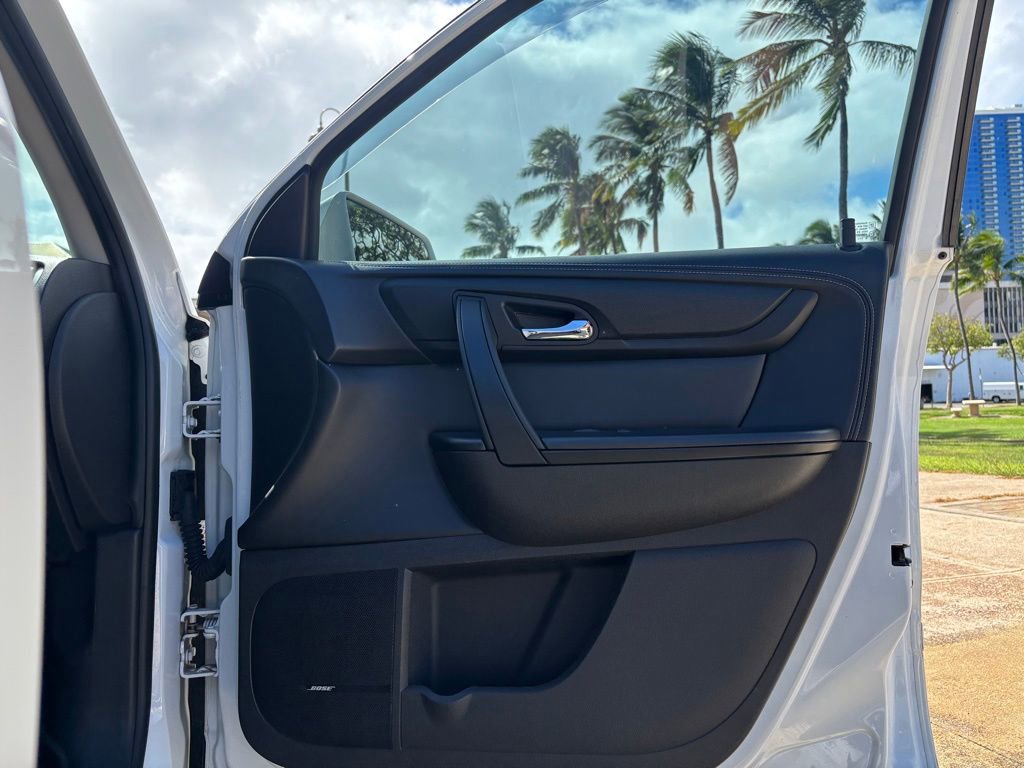 Used 2017 Chevrolet Traverse LT FWD image 16