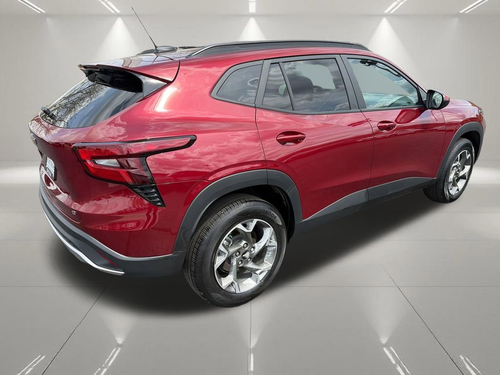 Certified 2025 Chevrolet Trax LT w/ LT Convenience Package FWD image 6