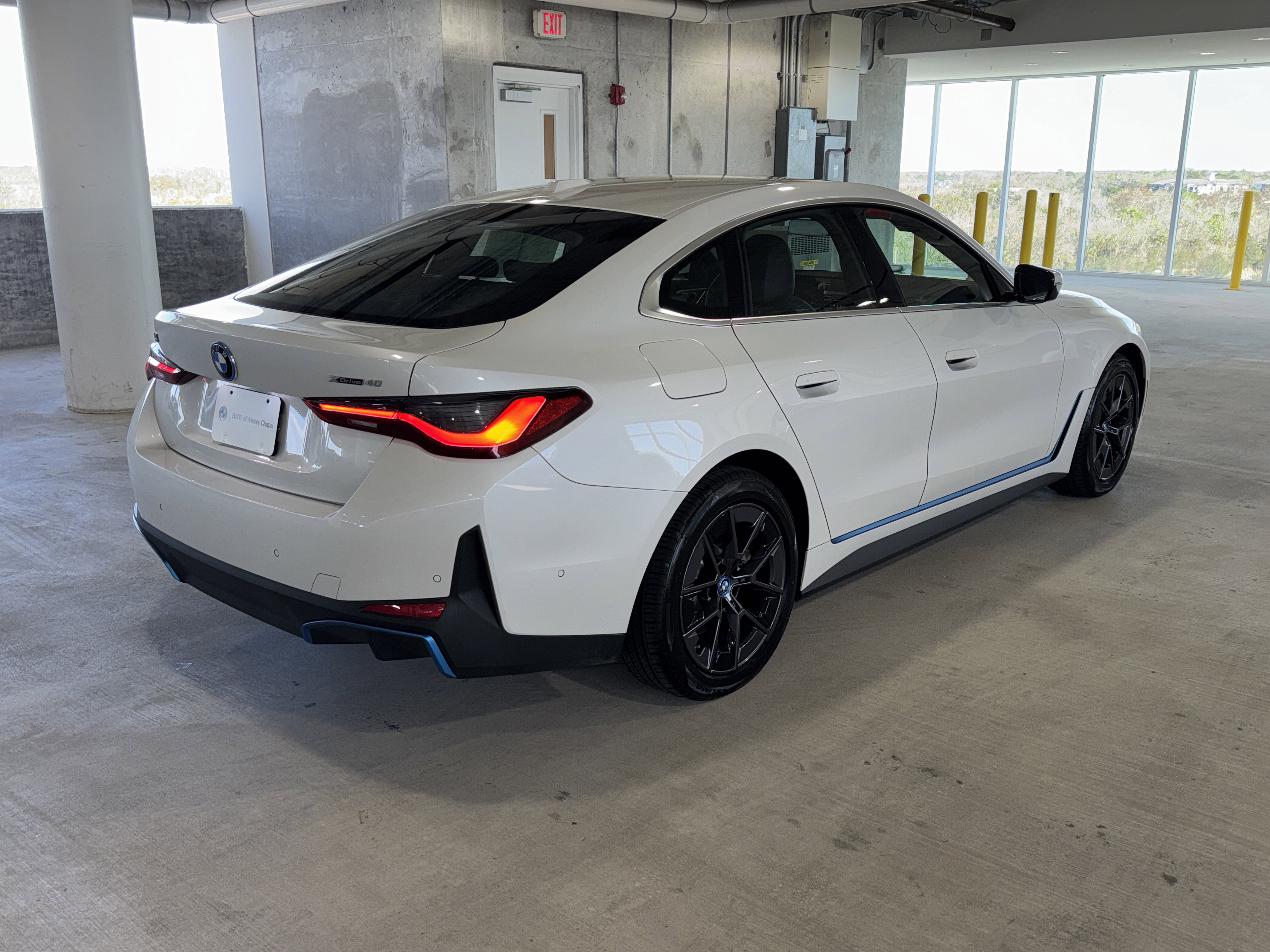 Certified 2024 BMW i4 xDrive40i image 8