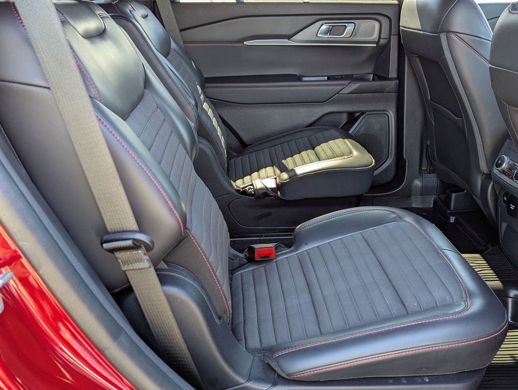 Used 2025 Ford Explorer ST-Line w/ Premium Package image 26