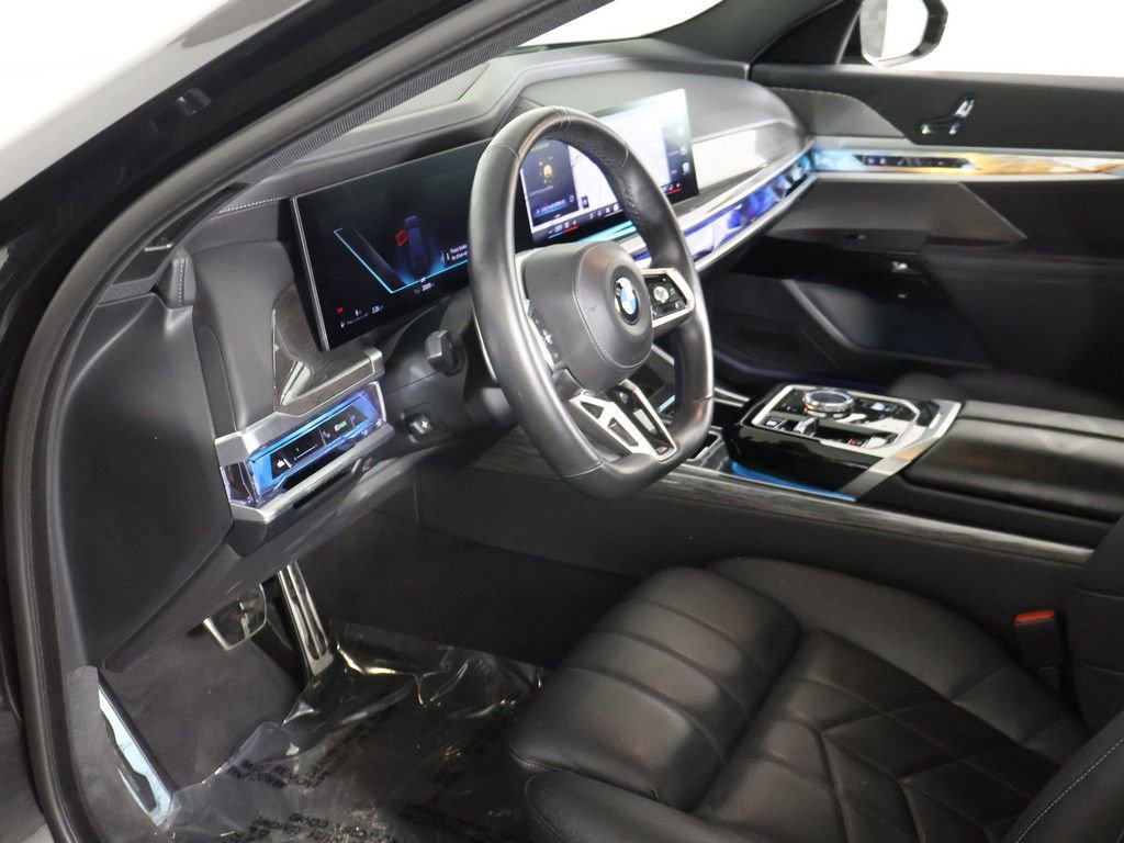 Used 2023 BMW 760i xDrive w/ Executive Package AWD/4WD image 28