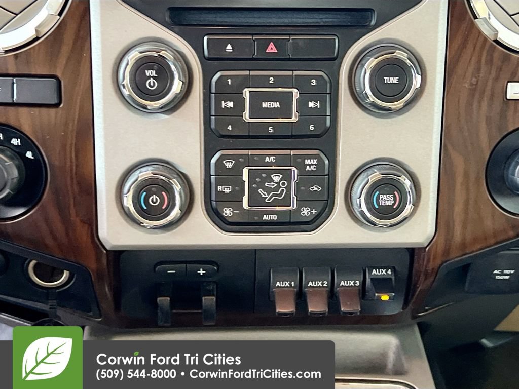 Used 2016 Ford F250 Lariat w/ Lariat Ultimate Package AWD/4WD image 9