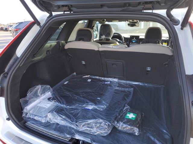 New 2026 Volvo XC60 B5 Plus w/ Protection Package Premier image 30