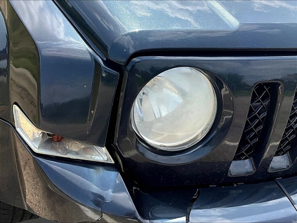 Used 2014 Jeep Patriot Sport w/ Power Value Group AWD/4WD image 28