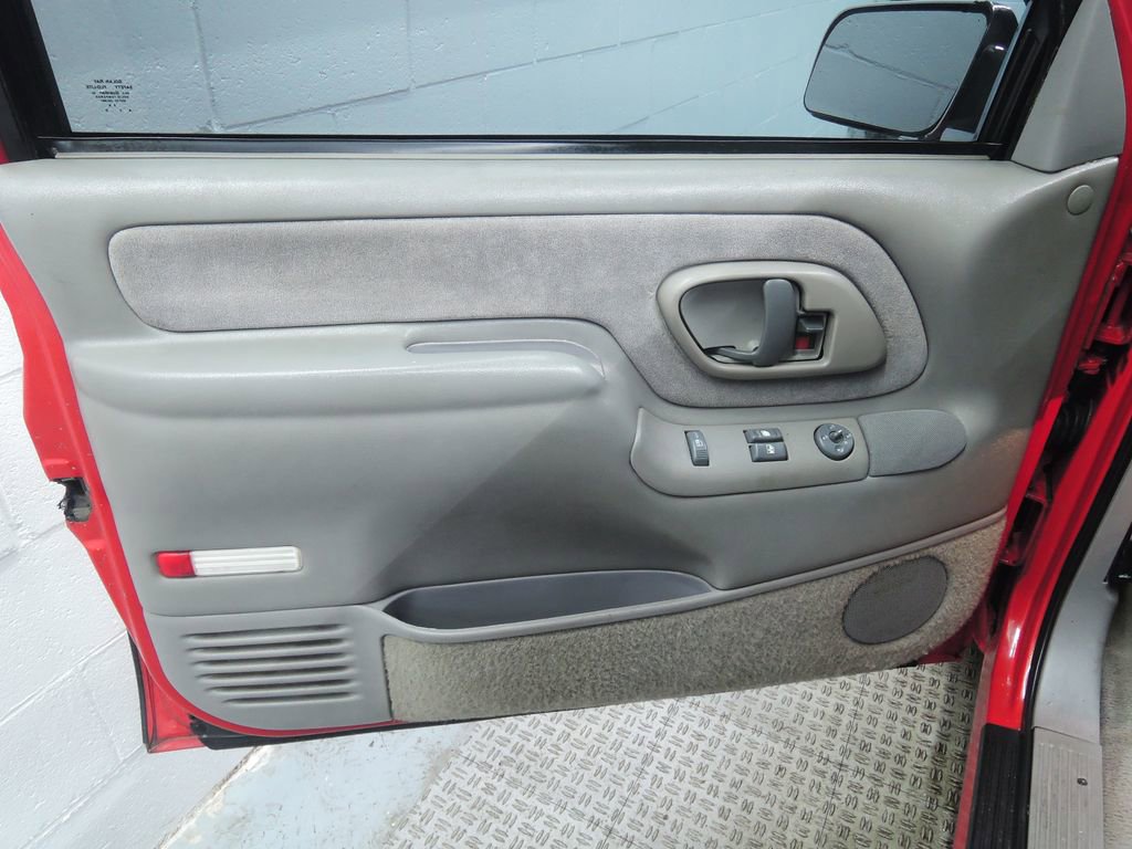 Used 1995 Chevrolet Silverado 1500 2WD Regular Cab image 17