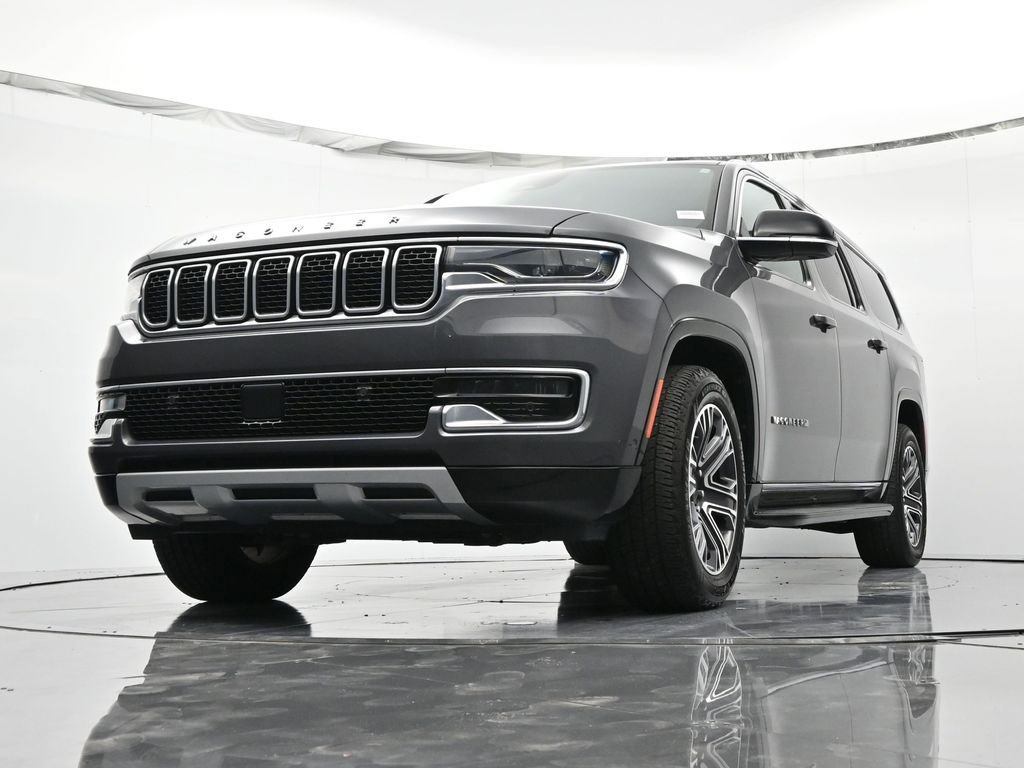 Used 2024 Jeep Wagoneer L Series II RWD image 39