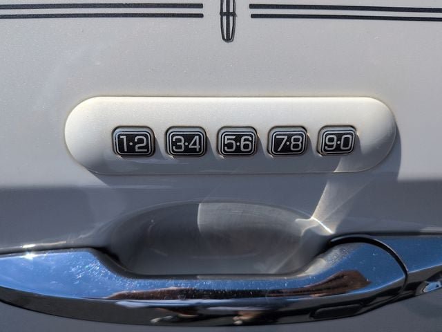 Used 2013 Lincoln MKX FWD w/ Wood Pkg image 13