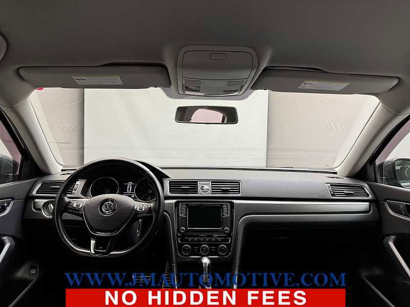 Used 2017 Volkswagen Passat 1.8T R-Line w/ R-Line Lighting Package image 11