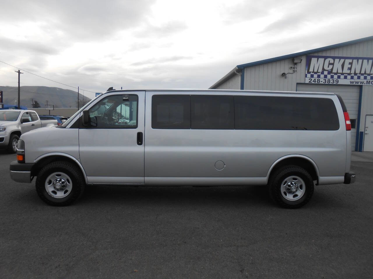 Used 2016 Chevrolet Express 3500 LT w/ LT Preferred Equipment Group image 7