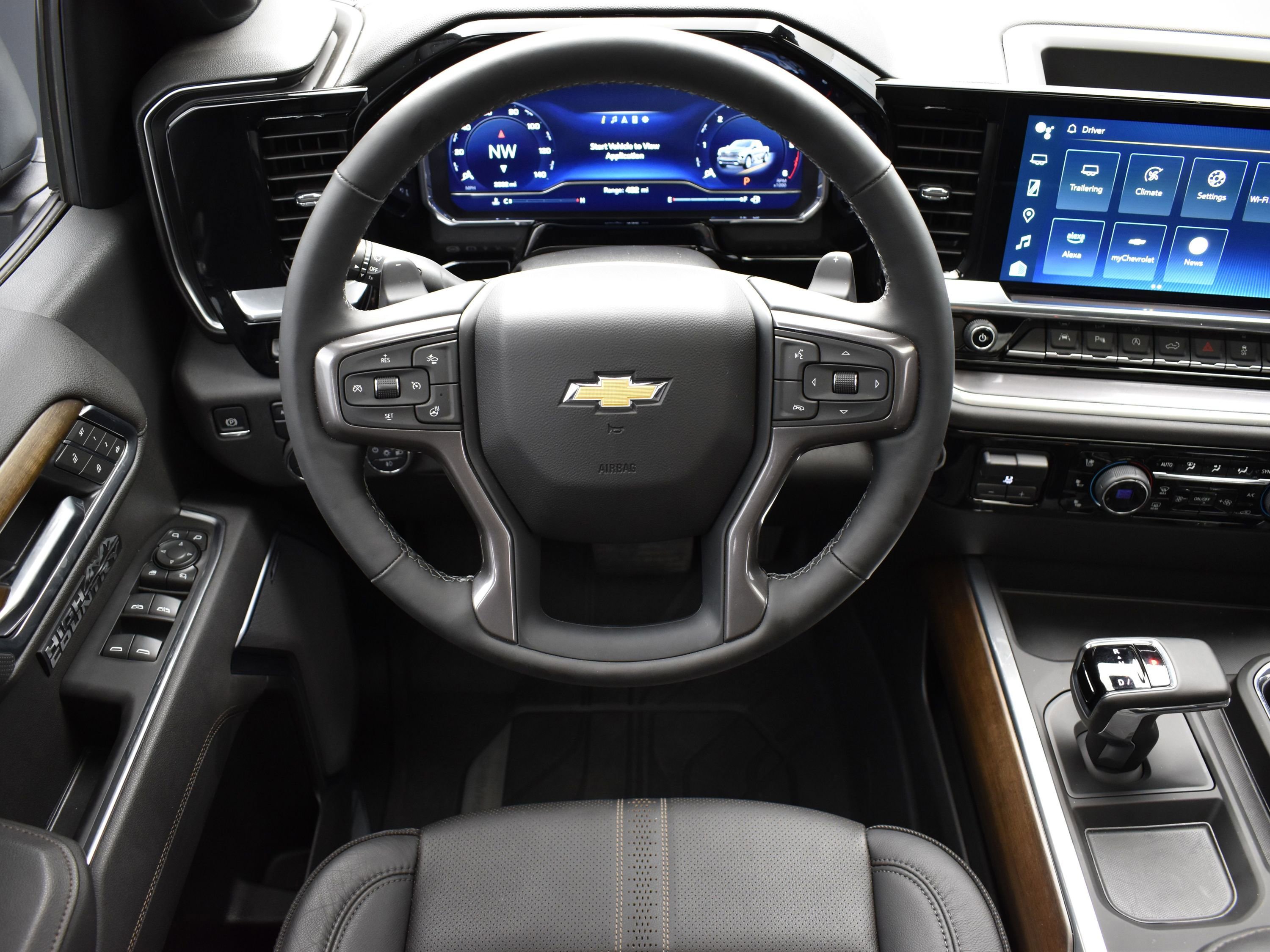 Used 2025 Chevrolet Silverado 1500 High Country image 25