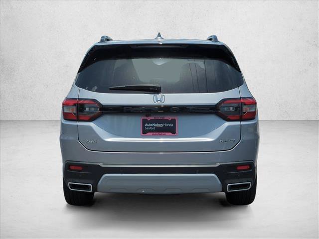 Used 2025 Honda Pilot Touring image 7