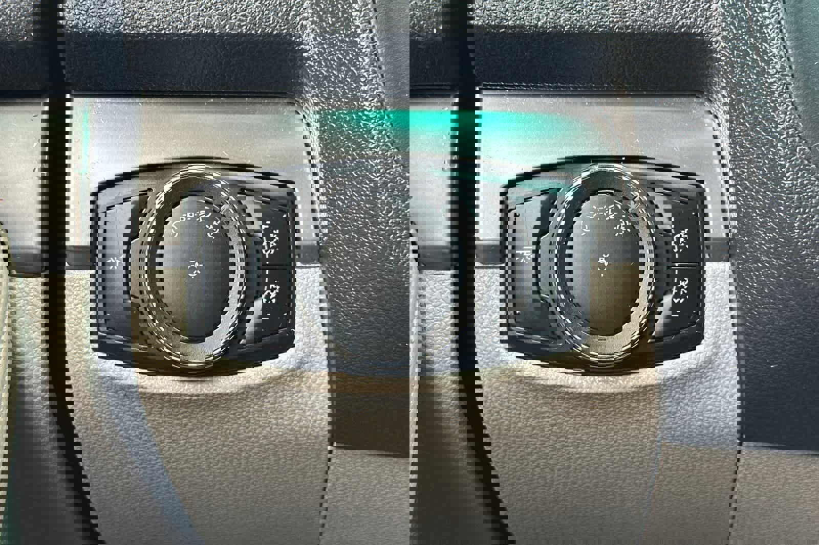 Used 2015 Ford Explorer 4WD image 29