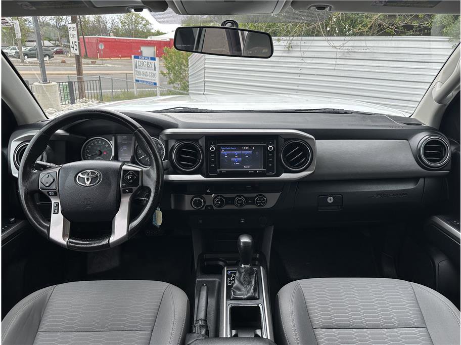Used 2016 Toyota Tacoma SR5 AWD/4WD image 17