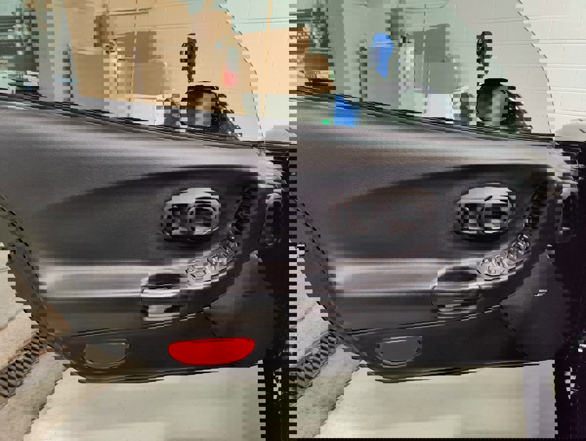 Used 2004 Chevrolet Corvette Coupe w/ Preferred Equipment Group image 22