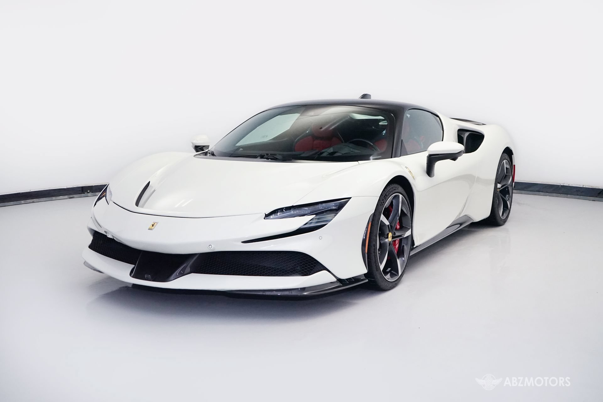 Used 2023 Ferrari SF90 Stradale AWD/4WD image 2