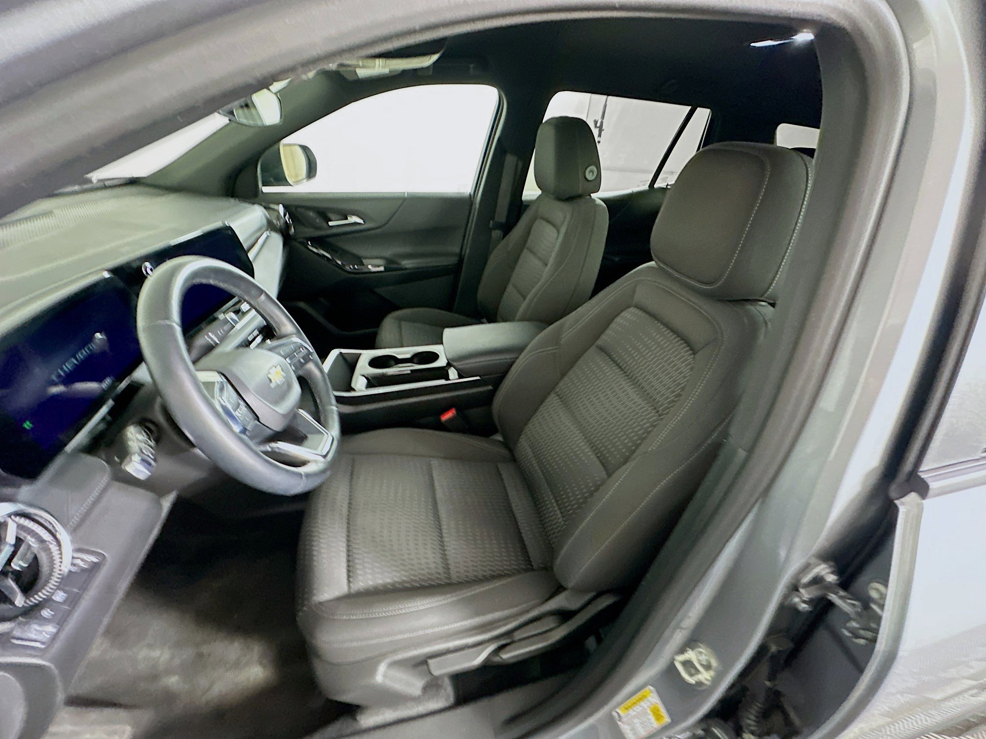 Used 2025 Chevrolet Equinox LT image 13