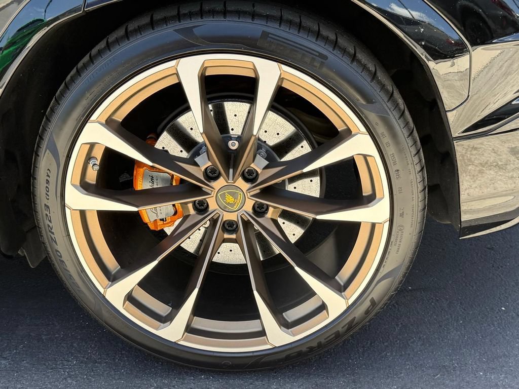 Used 2024 Lamborghini Urus S AWD/4WD image 9