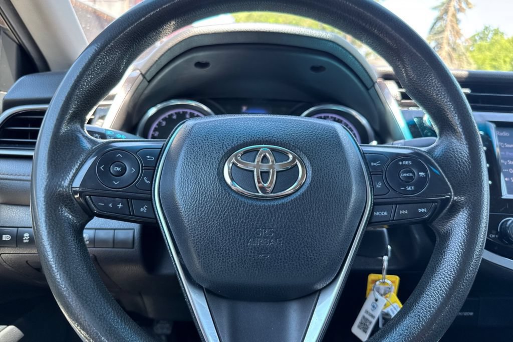 Used 2019 Toyota Camry LE FWD image 21