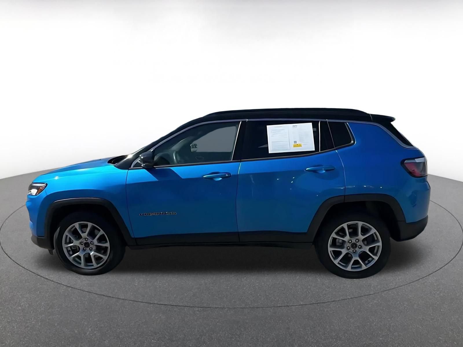 Used 2025 Jeep Compass Limited AWD/4WD image 8