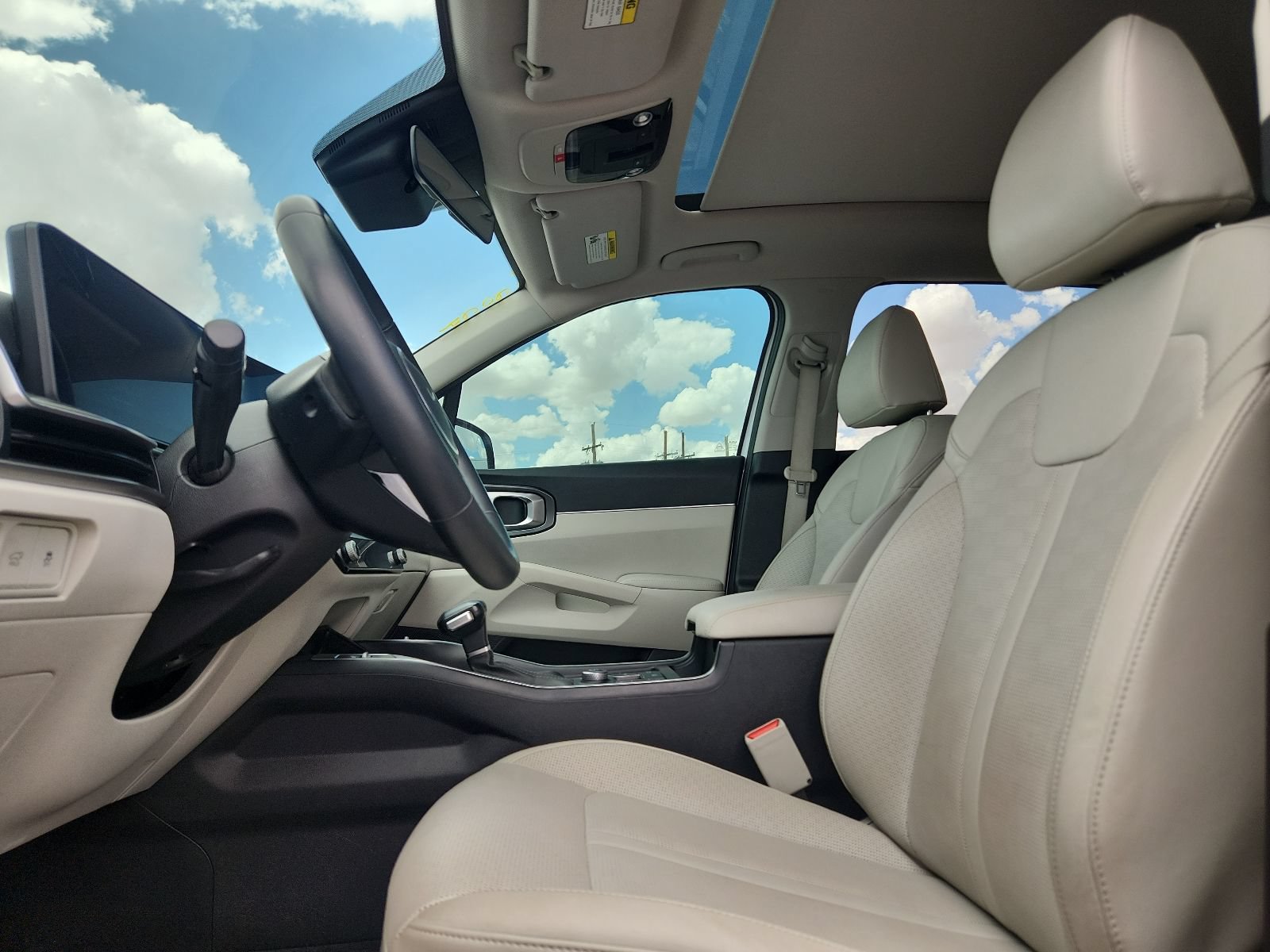 Used 2024 Kia Sorento EX w/ Panoramic Sunroof Package FWD image 12