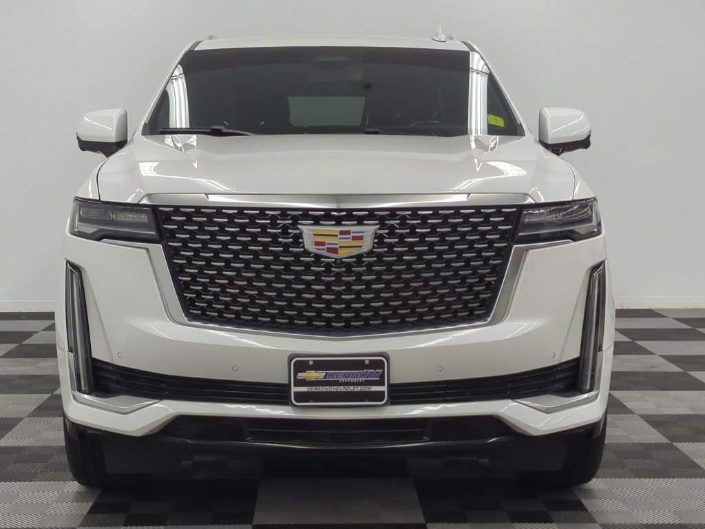 Used 2022 Cadillac Escalade Luxury w/ LPO, Floor Liner Package AWD/4WD image 2