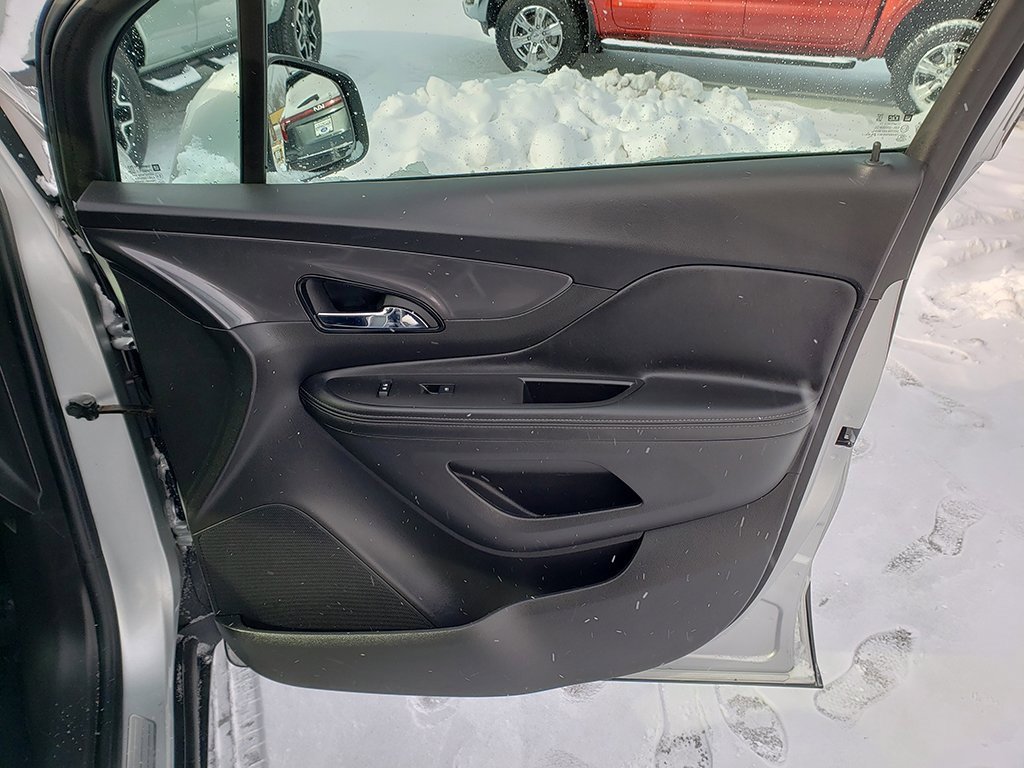 Used 2018 Buick Encore Sport Touring w/ Safety Package image 18
