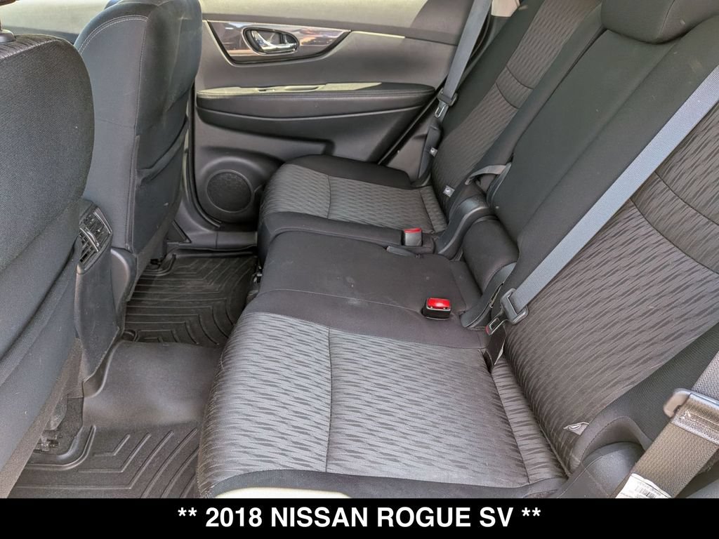 Used 2018 Nissan Rogue SV FWD image 3