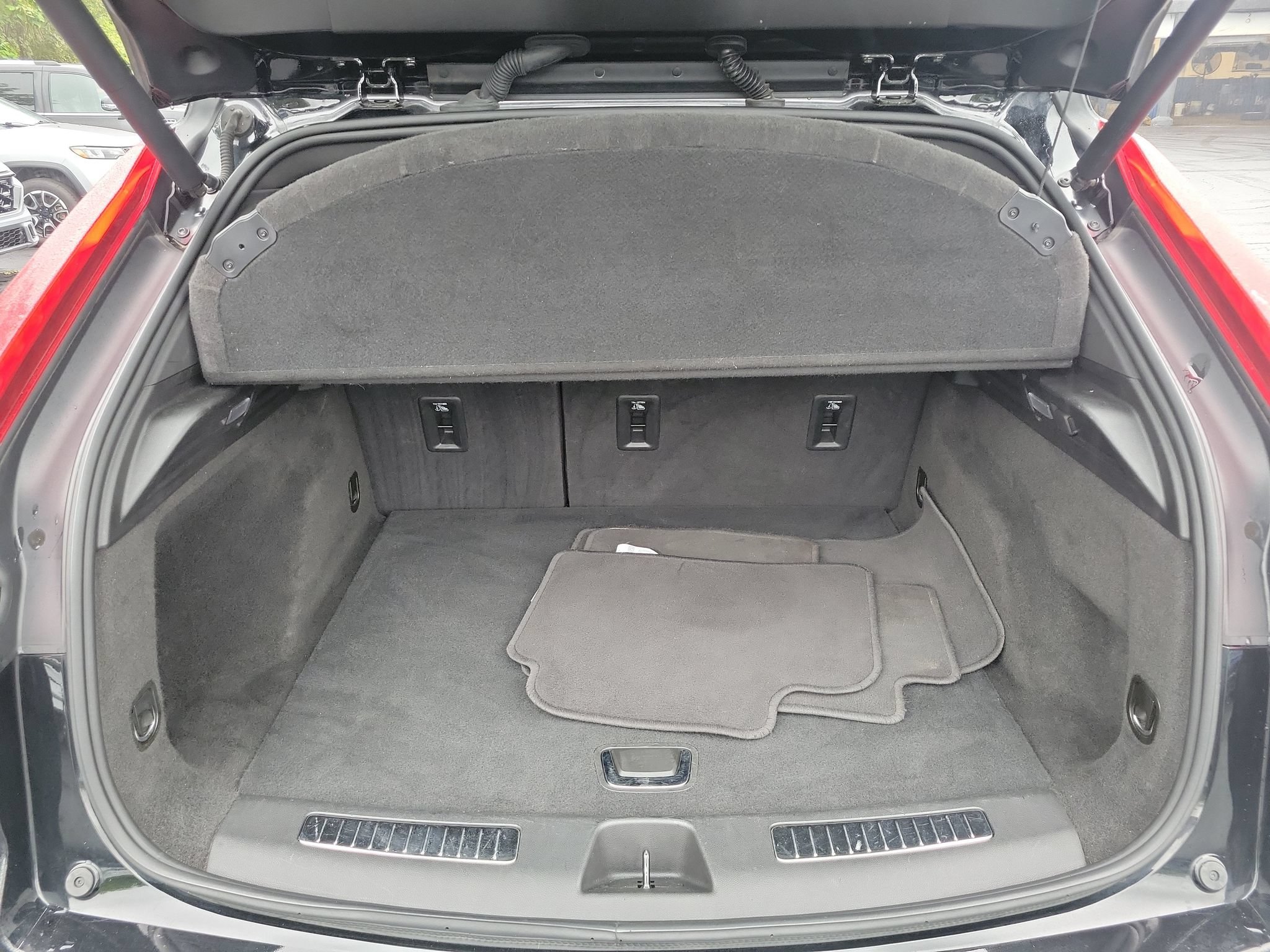 Used 2024 Cadillac XT4 Premium Luxury FWD image 27
