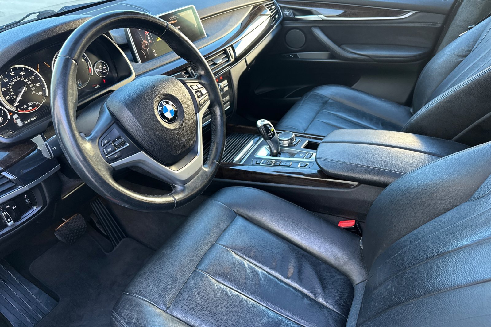 Used 2016 BMW X5 xDrive40e image 9