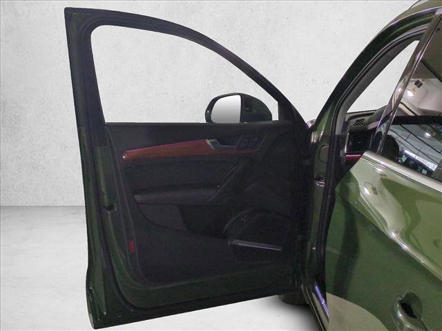 Used 2021 Audi Q5 e Prestige w/ Prestige Package image 10