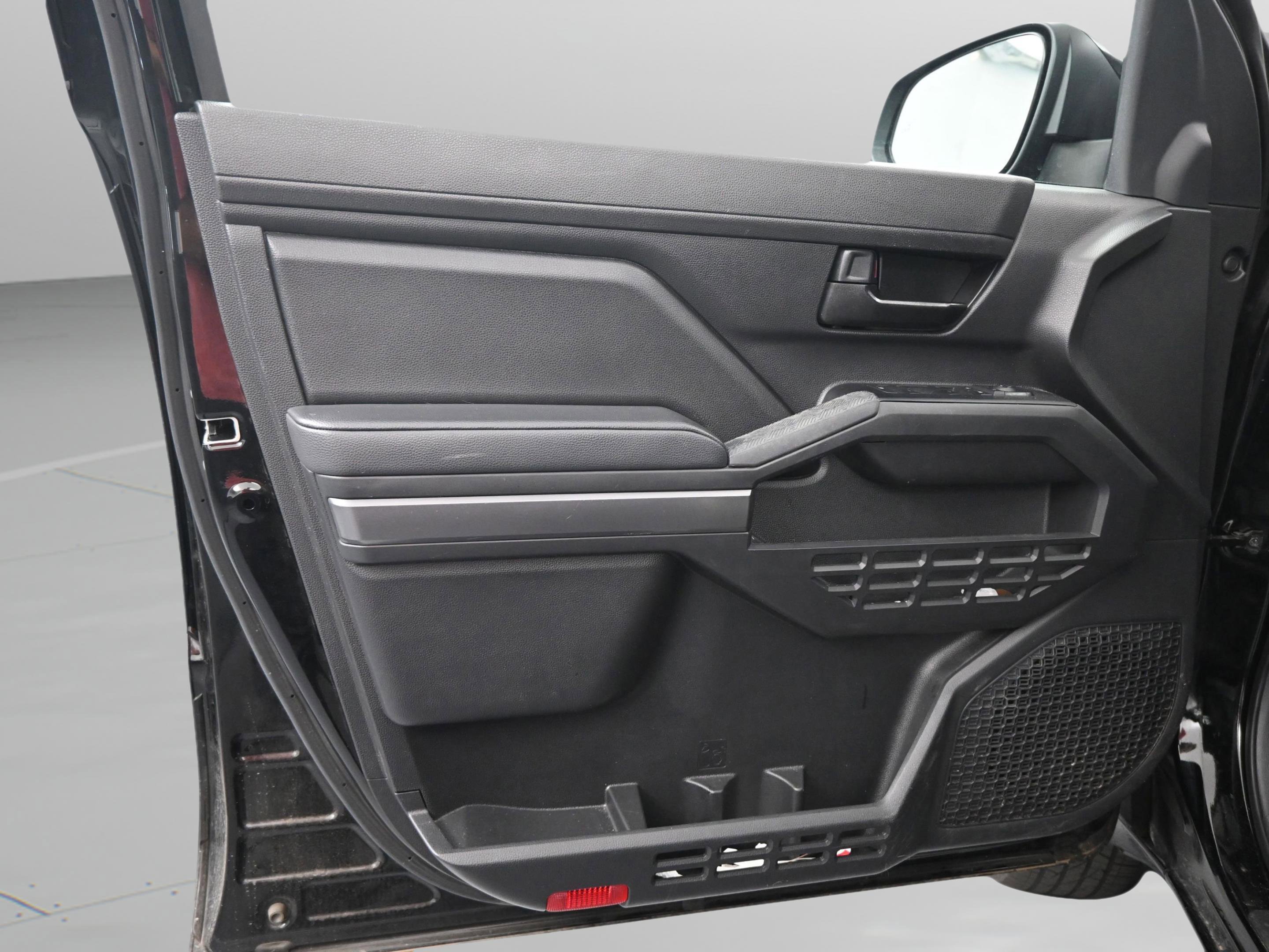 Certified 2024 Toyota Tacoma SR5 image 32