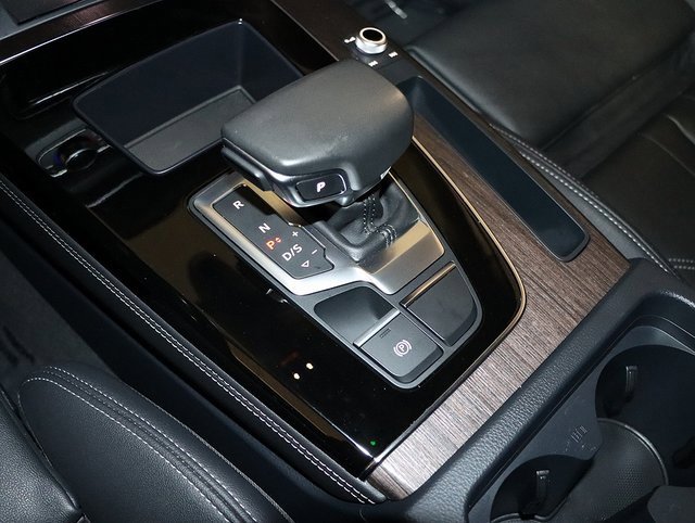 Used 2025 Audi Q5 e Premium Plus w/ Premium Plus Package image 24