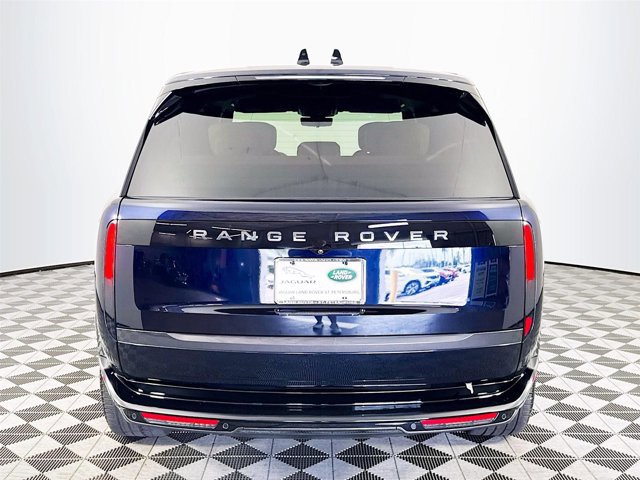 Used 2025 Land Rover Range Rover Long Wheelbase Autobiography image 6