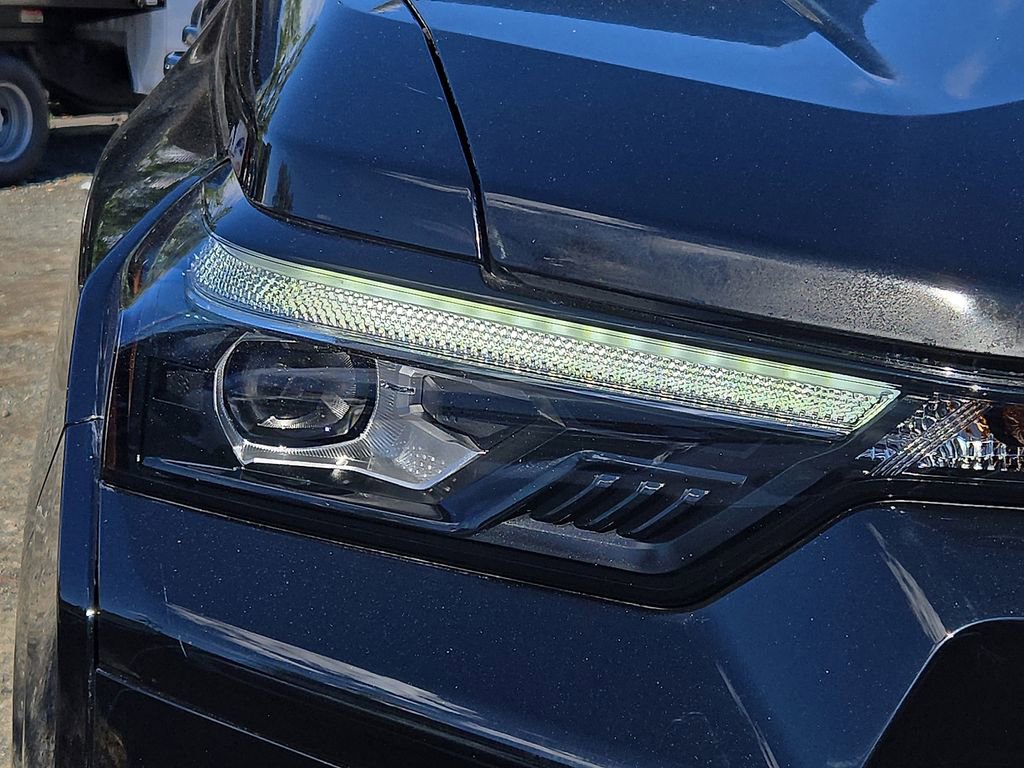 Used 2024 Chevrolet Colorado Z71 w/ Z71 Convenience Package 2 image 15