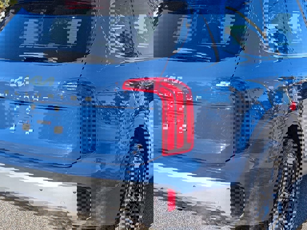 Certified 2024 Kia Telluride S image 7