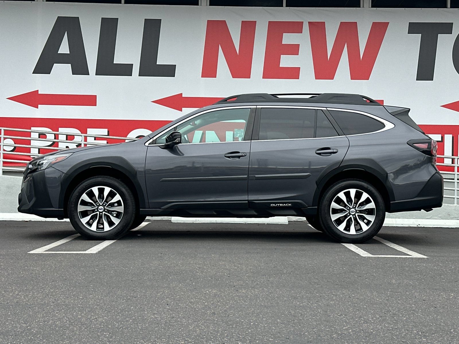 Used 2023 Subaru Outback Limited AWD/4WD image 2