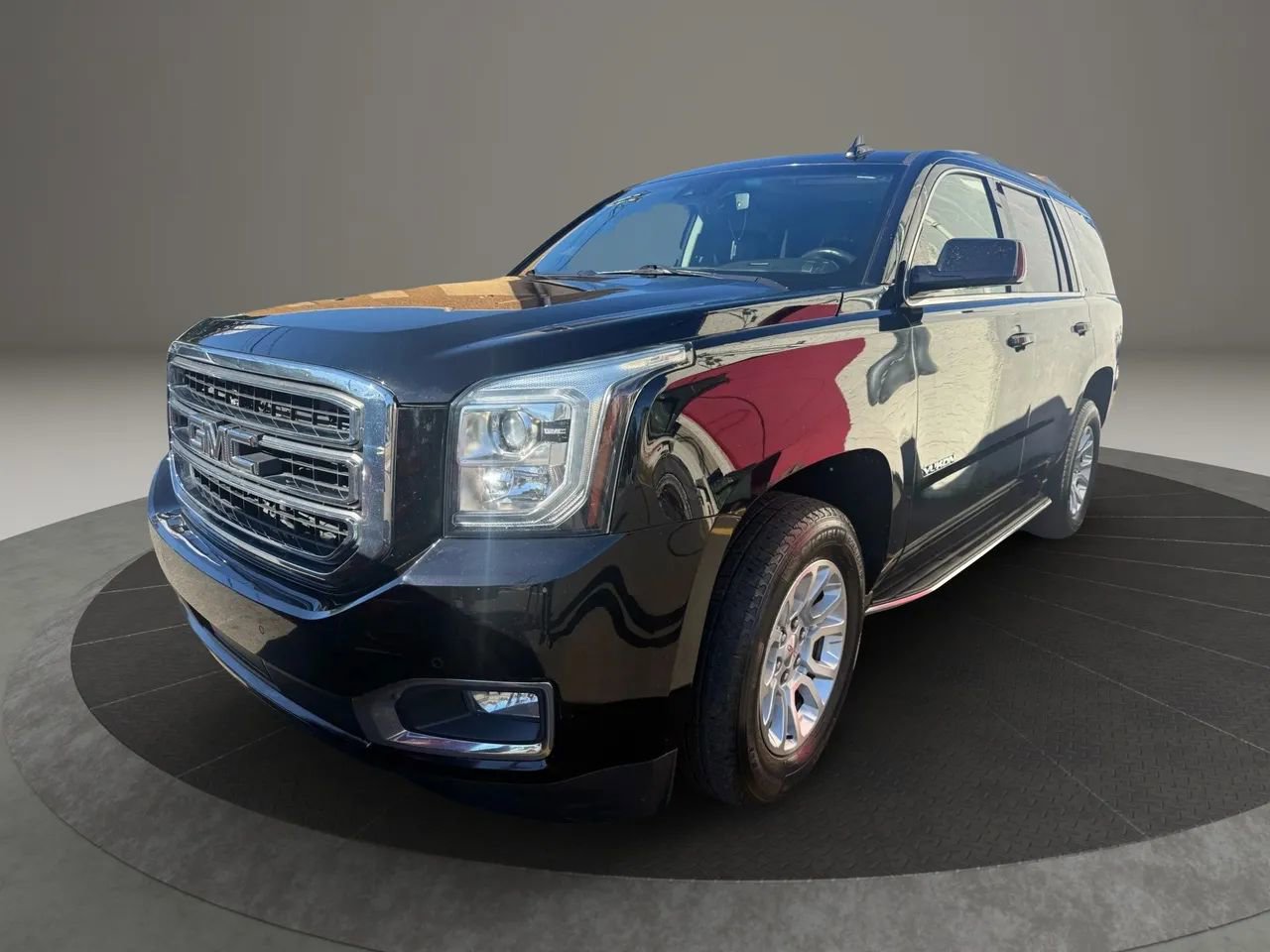 Used 2020 GMC Yukon SLT image 1