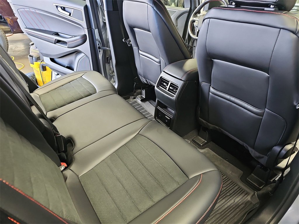 Used 2024 Ford Edge ST-Line image 11