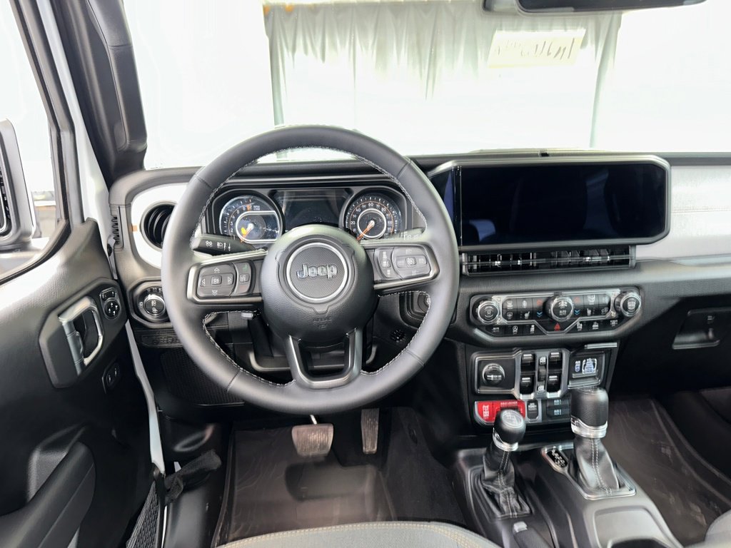 Used 2025 Jeep Gladiator Willys image 2