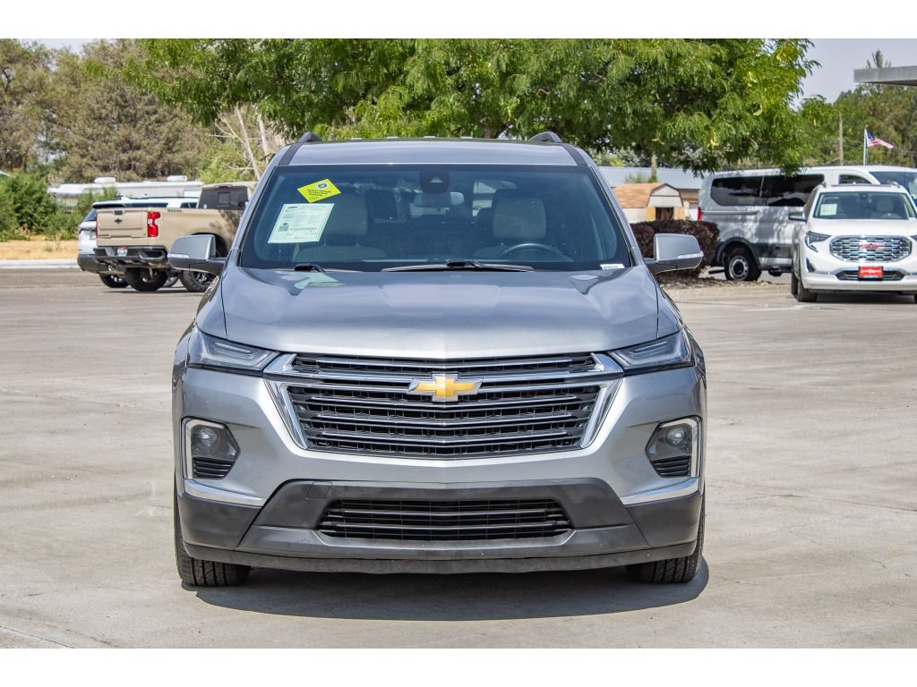 Used 2023 Chevrolet Traverse LT w/ LPO, Cargo Package AWD/4WD image 3