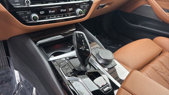 Used 2022 BMW 530i w/ Premium Package RWD image 19