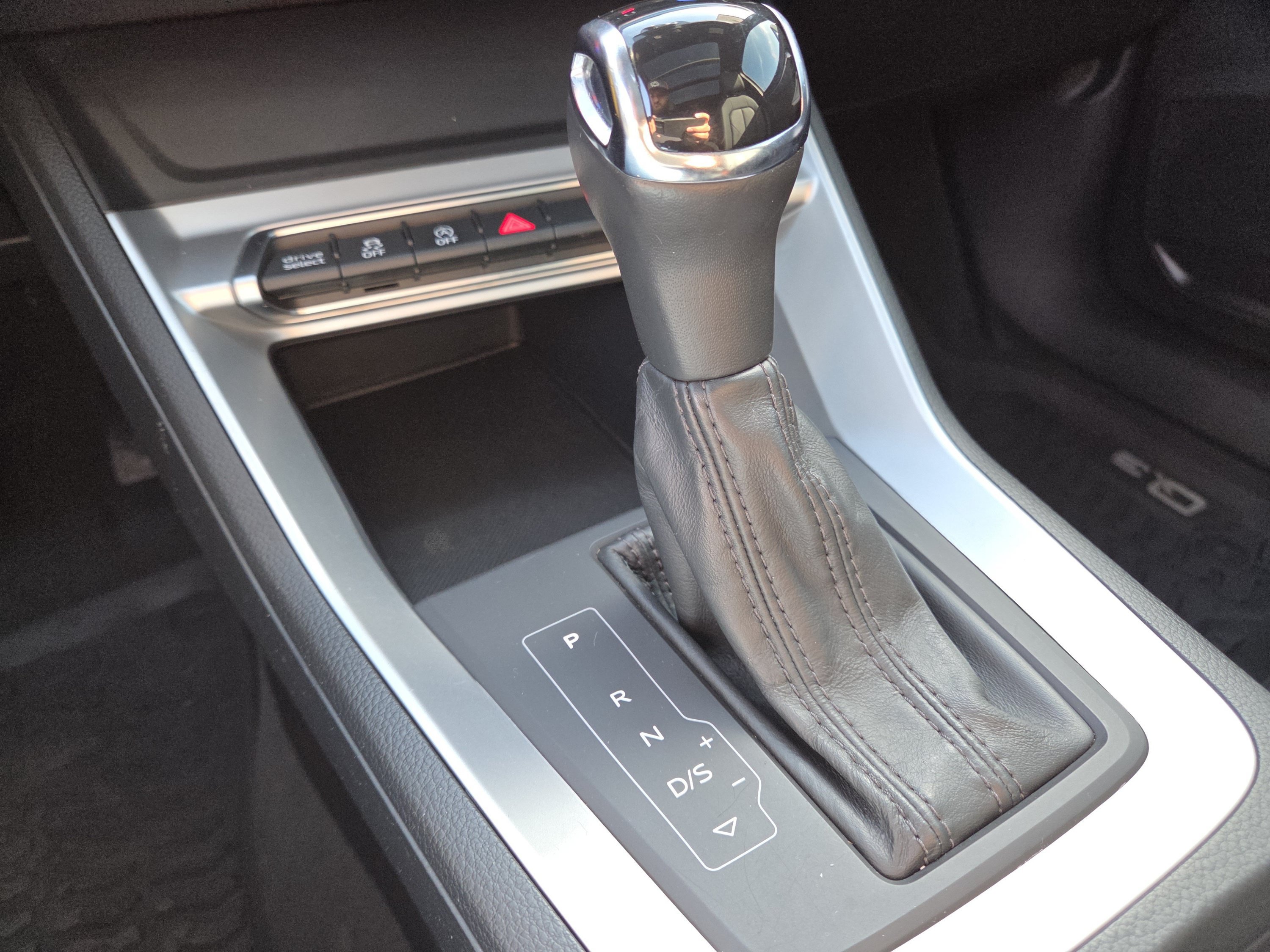 Used 2019 Audi Q3 2.0T Premium AWD/4WD image 32