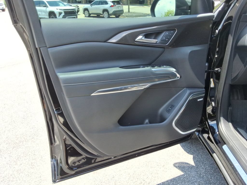 Certified 2025 Chevrolet Traverse High Country FWD image 21