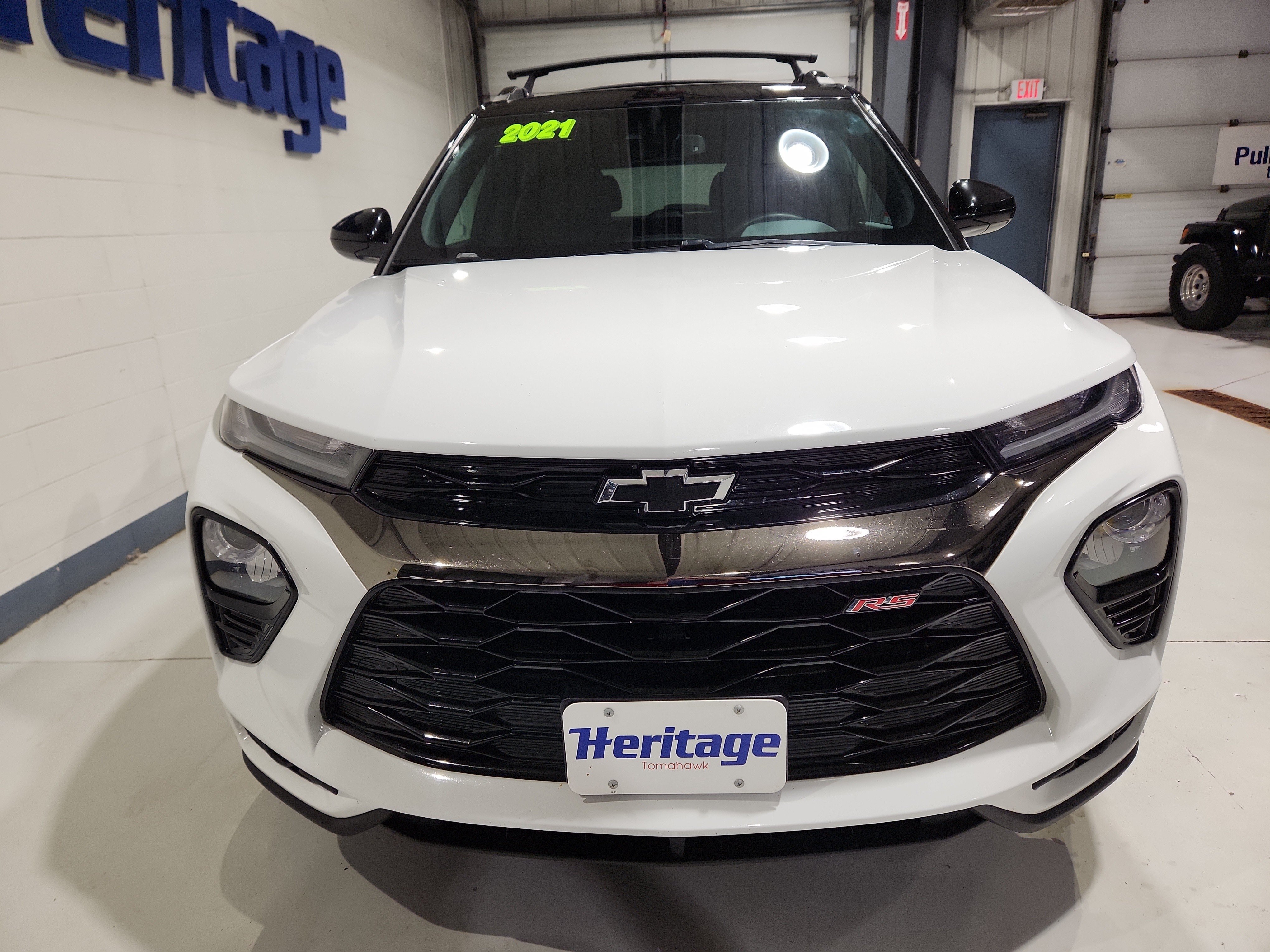 Used 2021 Chevrolet TrailBlazer RS w/ Technology Package AWD/4WD image 3