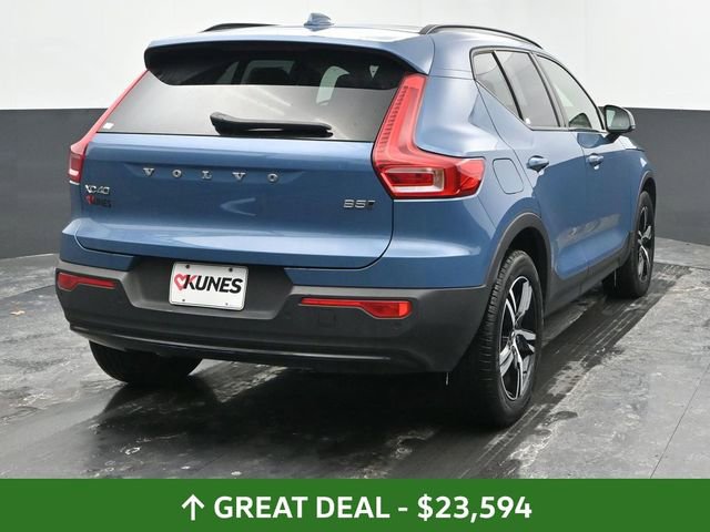 Used 2024 Volvo XC40 B5 Core image 9