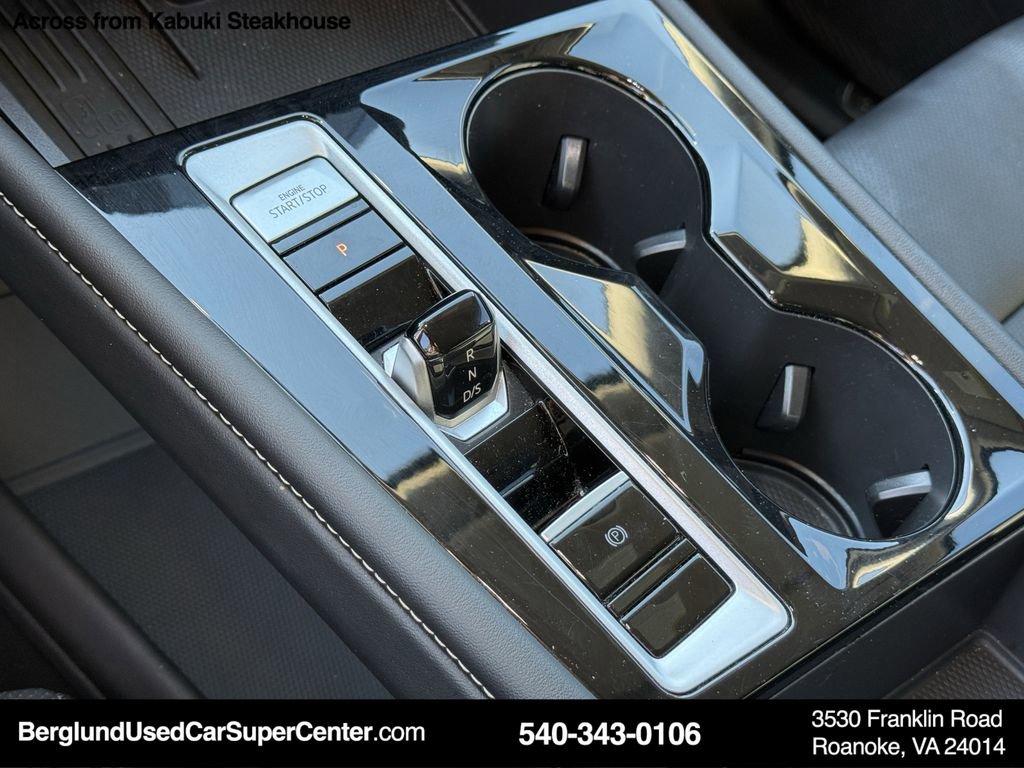 Used 2025 Volkswagen Atlas SE image 26