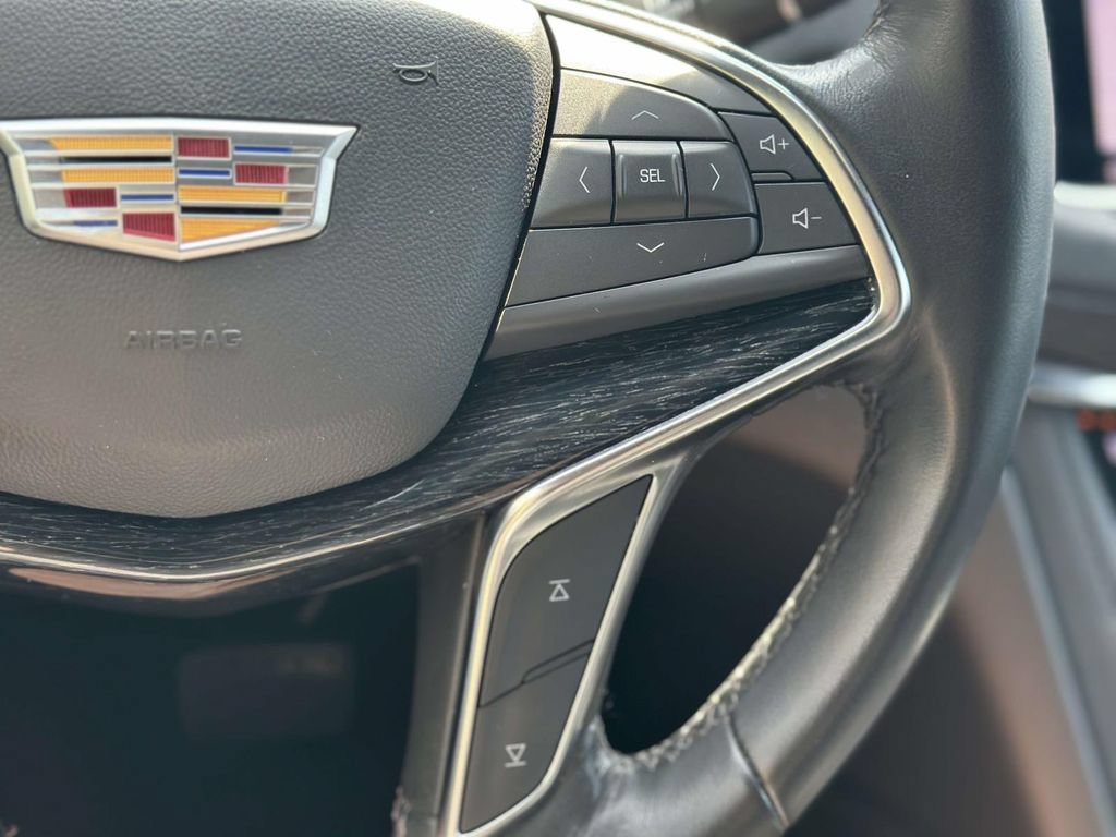 Used 2023 Cadillac XT5 Premium Luxury w/ Technology Package AWD/4WD image 17