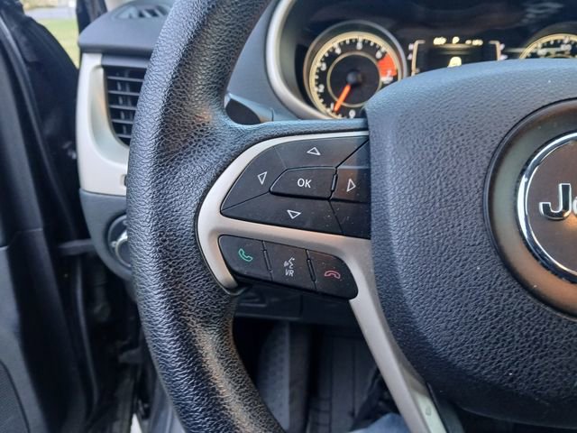 Used 2016 Jeep Cherokee Sport image 30