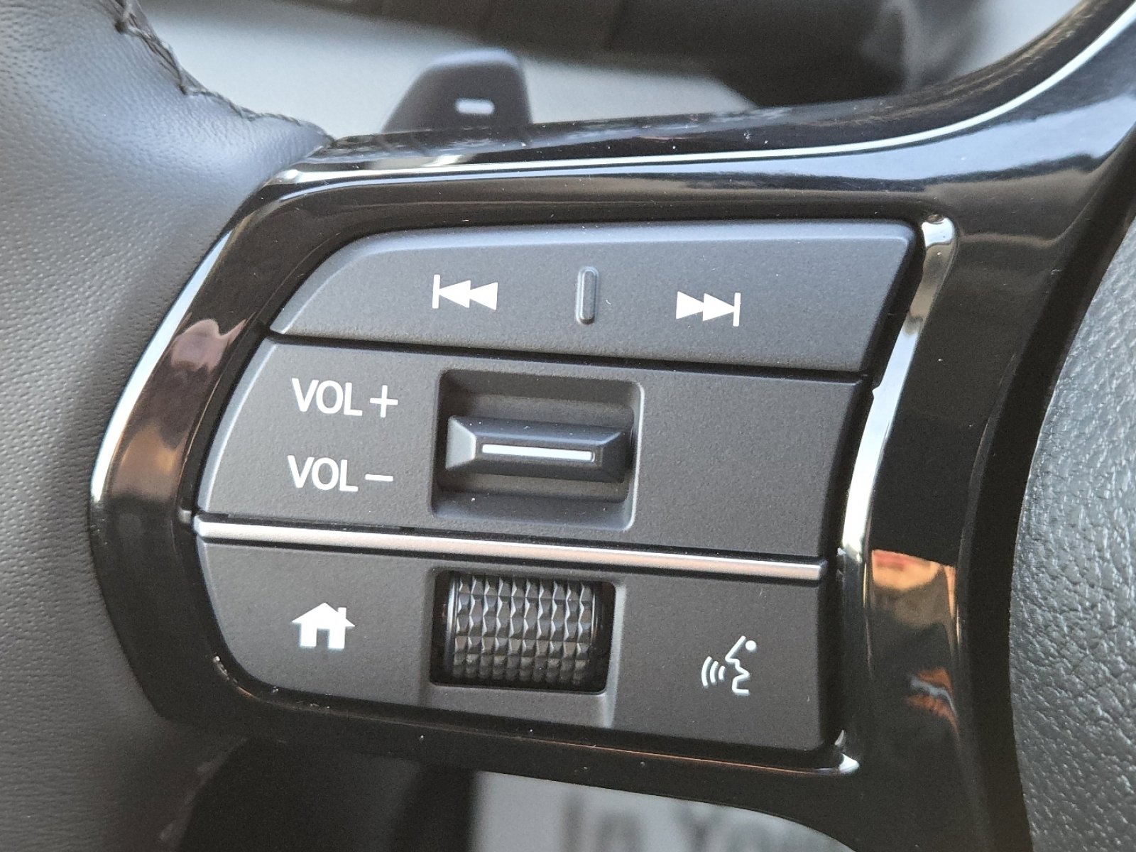 Used 2025 Honda Pilot EX-L image 33